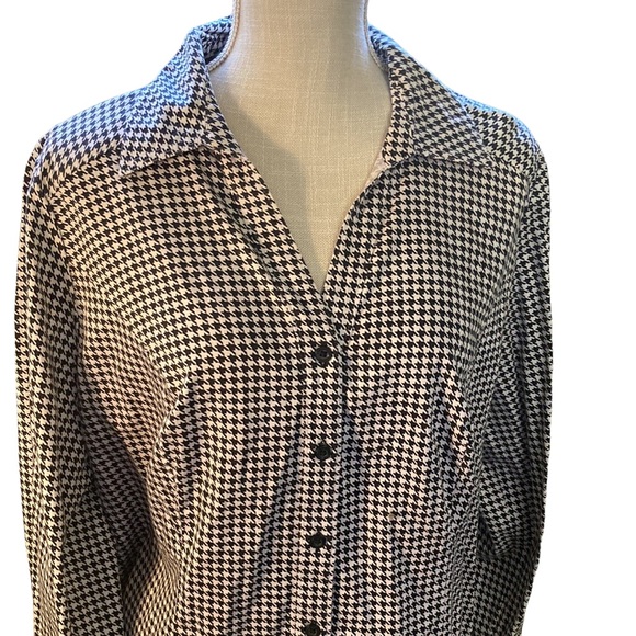 Lane Bryant Tops - Lane Bryant Ladies Button Down Top
